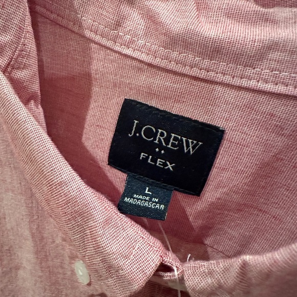 J. Crew Men's Casual Button Down in Rich Red - Picture 3 of 4